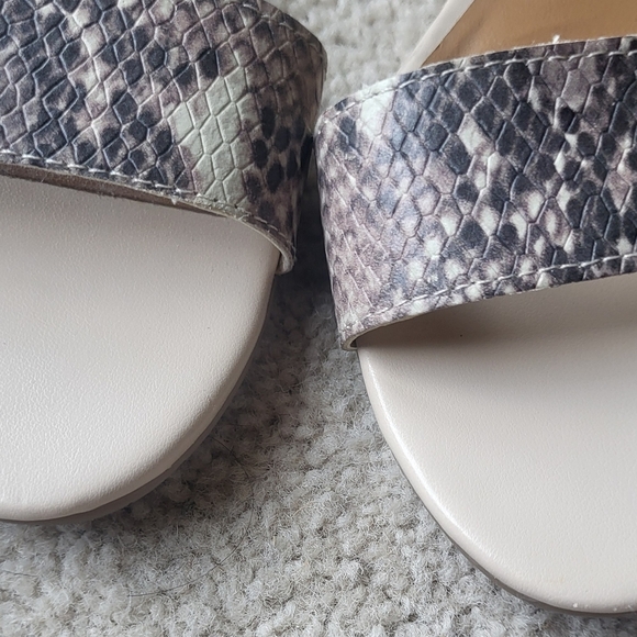 DOLCE VITA Beige and Faux Snake Tie Front Cage Gladiator Sandals Size 8 Flats - Picture 5 of 7